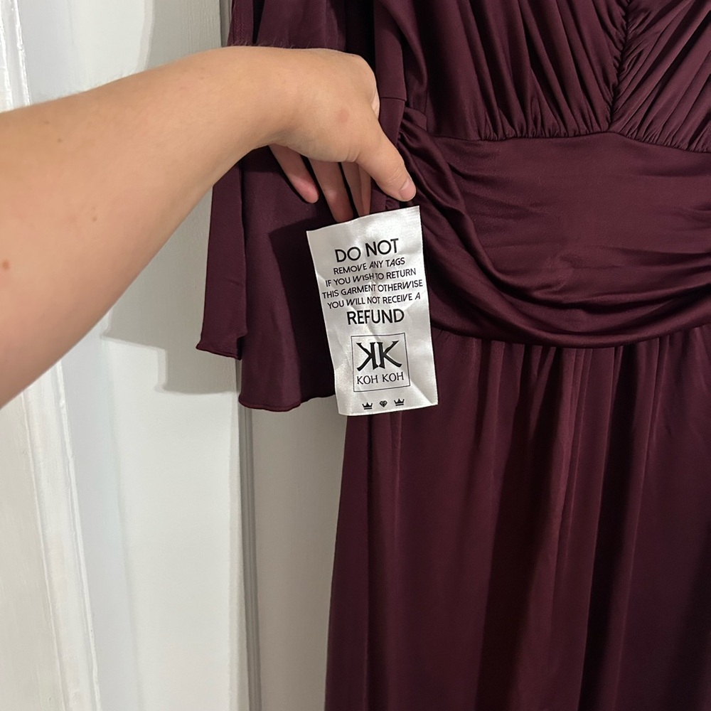 Elegant Burgundy Maxi Dress - Picture 6 of 8